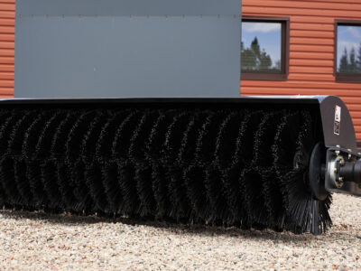 Pasukama šluota Wolverine 83