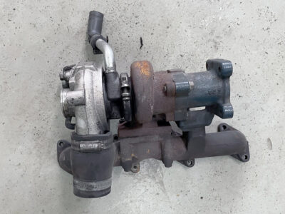 Bobcat S220 turbina su išmetimo kolektoriumi